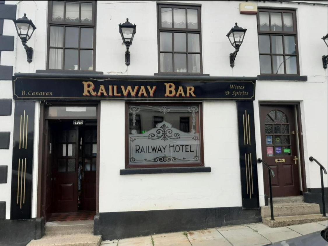 Poyntzpass Railway Bar Apartment מראה חיצוני תמונה