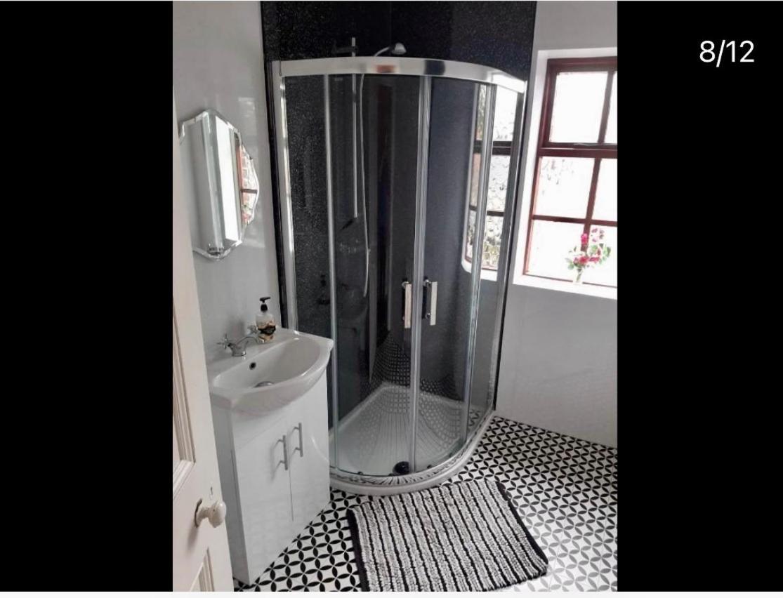 Poyntzpass Railway Bar Apartment מראה חיצוני תמונה